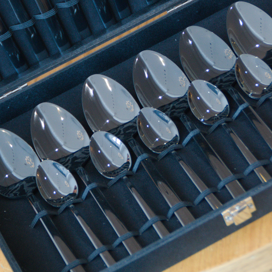 Ménagère 24 pièces TINTIN BLACK pour 6 personnes