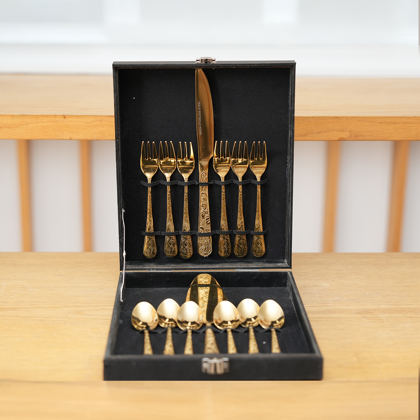 Ménagère à gâteau 14 pièces – Santamarta Gold