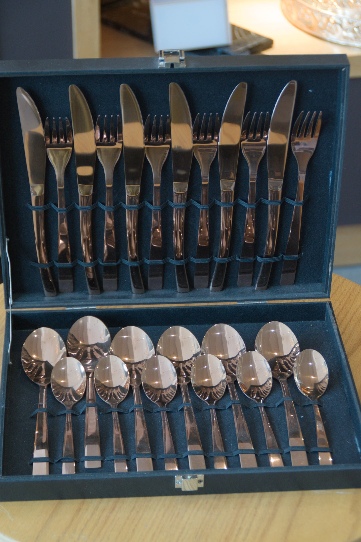 Ménagère 24 pièces AMSTERDAM SILVER pour 6 personnes