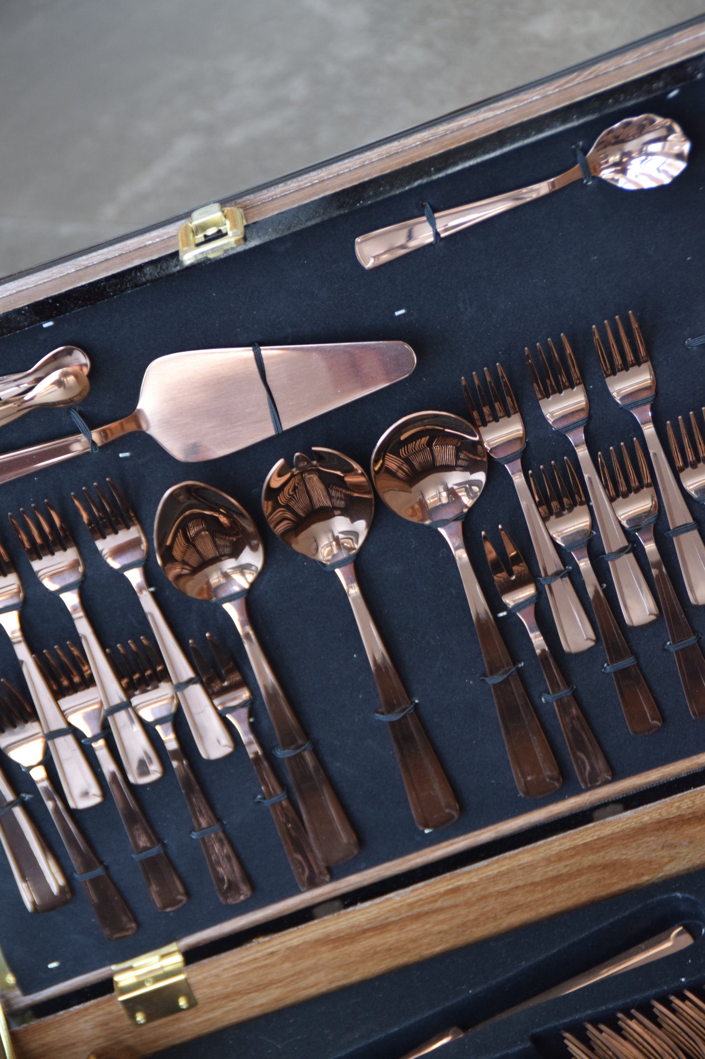 Ménagère 72 pièces en Inox bronze