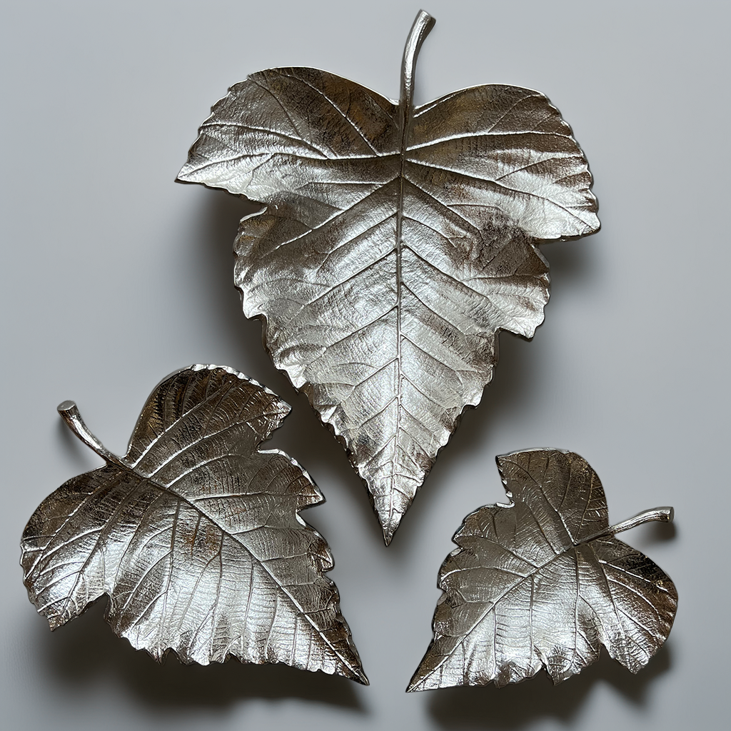 PLAT DECORATIF FEUILLE ARGENTEE EN FORME DE CŒUR