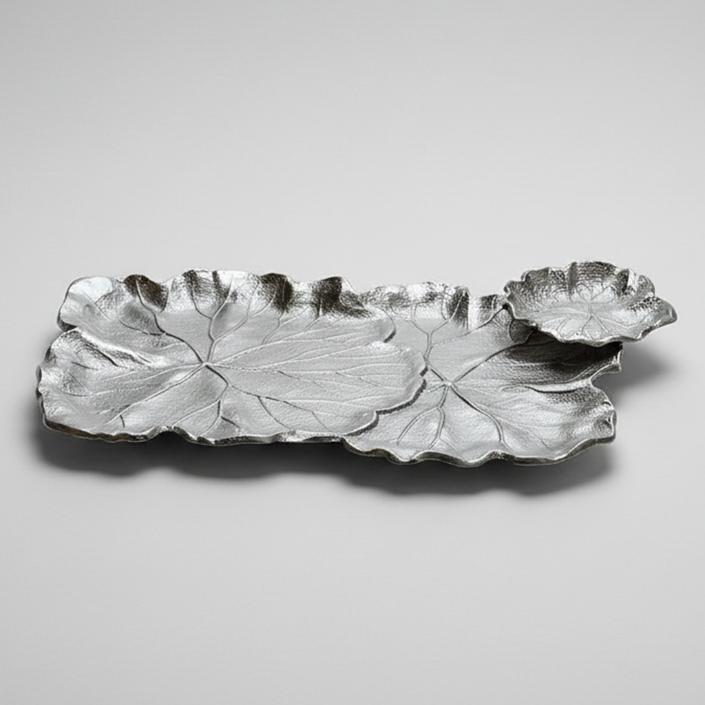 PLATEAU FEUILLE ARGENTEE AVEC RAMEQUIN