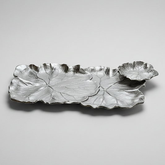 PLATEAU FEUILLE ARGENTEE AVEC RAMEQUIN