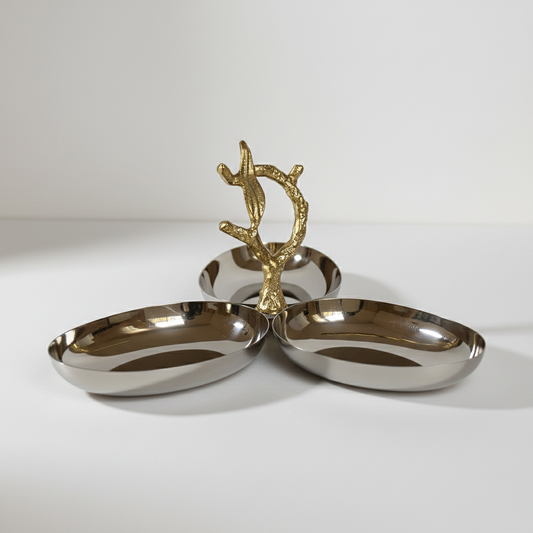 Trois coupelles ovales en inox