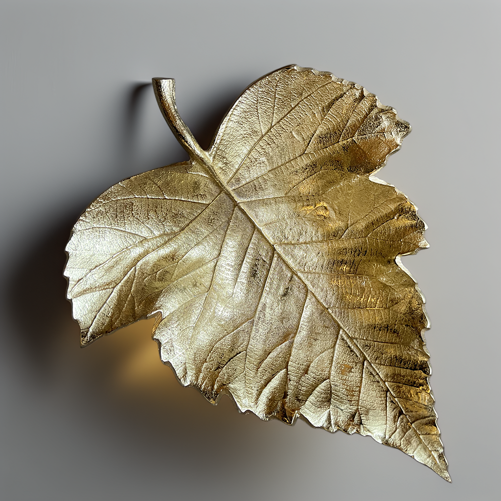 PLAT DECORATIF FEUILLE DOREE EN FORME DE CŒUR