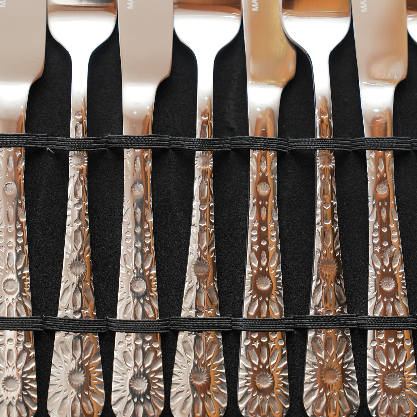 Ménagère 24 pièces en inox argenté – Zellige