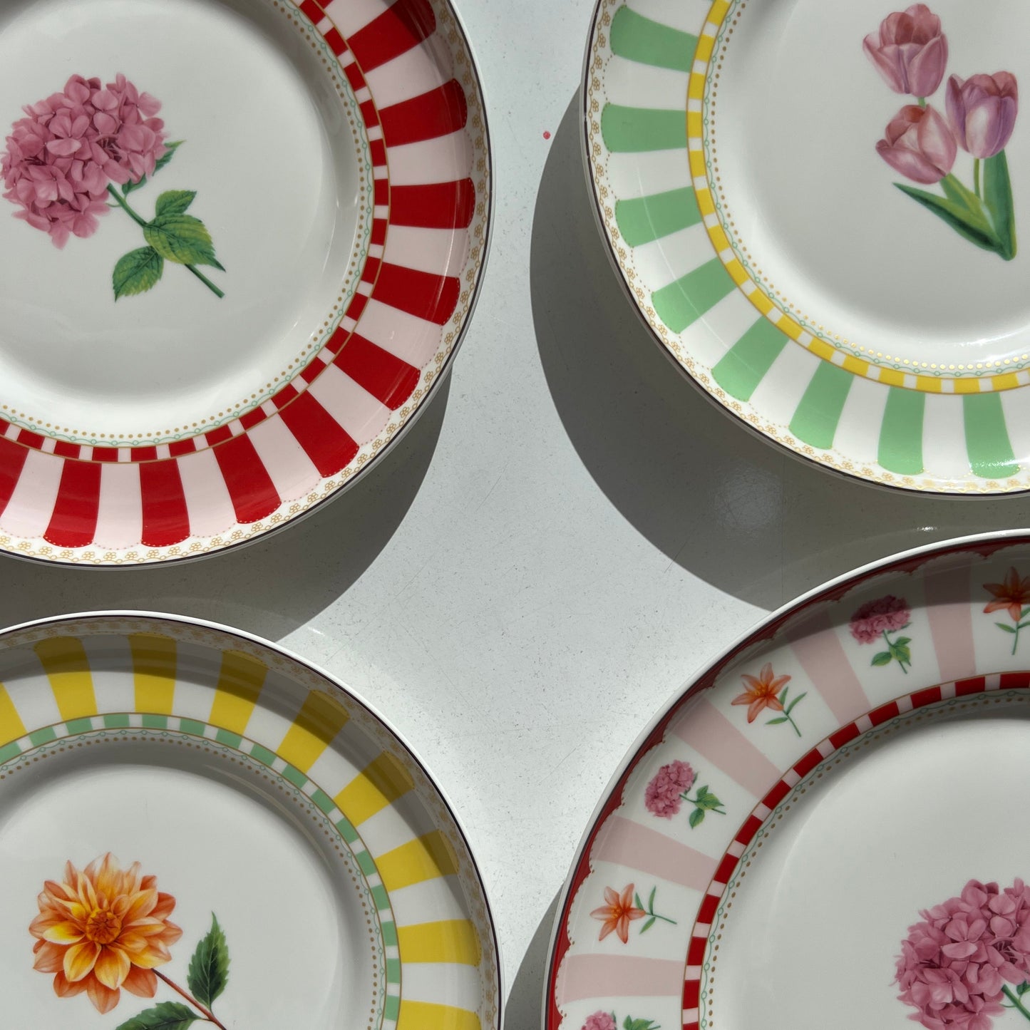 Service à gâteaux 7 pièces– Fleur de Palais