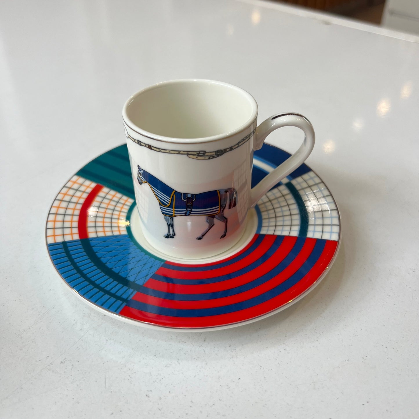 Tasse à café noire – Le Cavalier