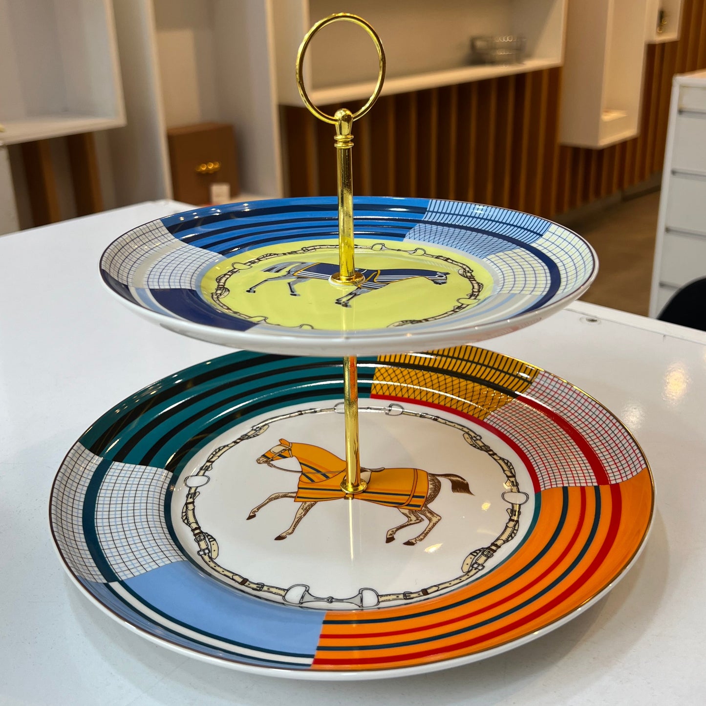 Présentoir à deux étages - Le Cavalier