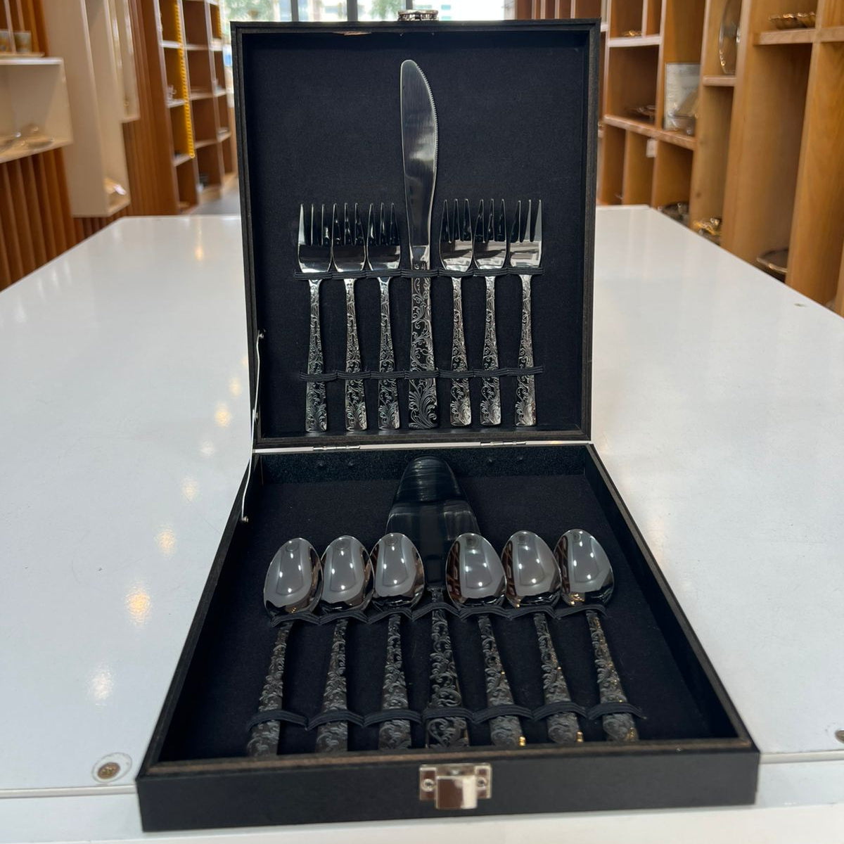 Ménagère à gâteau 14 pièces – Santamarta Black